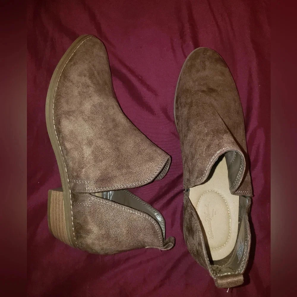 Taupe nora size 9 booties